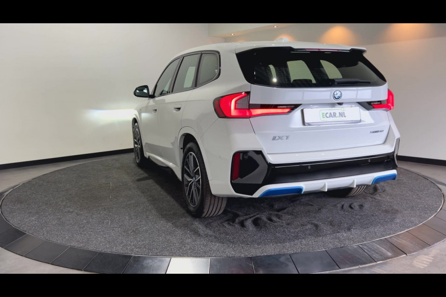 BMW iX1 xDrive30 67 kWh M-Sport SOH 98,3% | Sportstoelen | Premiumpakket |