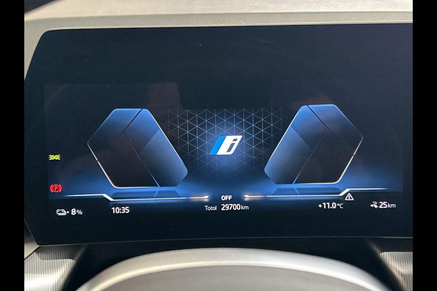 BMW iX1 xDrive30 67 kWh M-Sport SOH 98,3% | Sportstoelen | Premiumpakket |