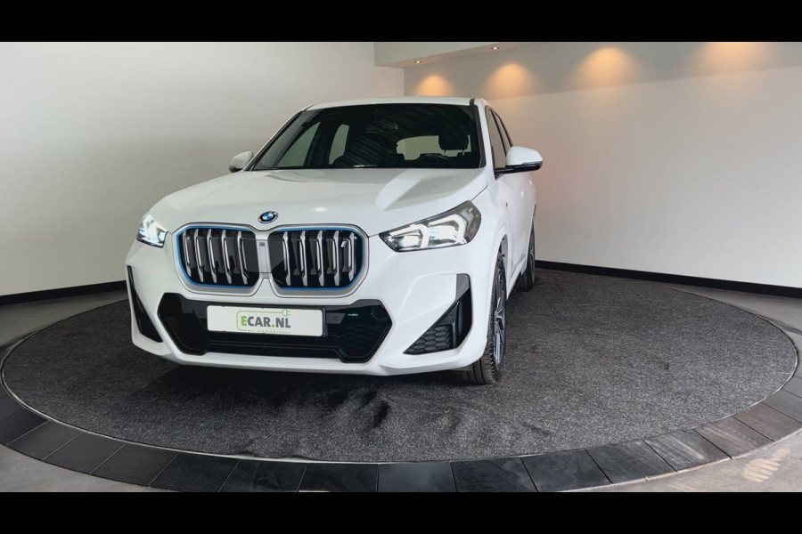 BMW iX1 xDrive30 67 kWh M-Sport SOH 98,3% | Sportstoelen | Premiumpakket |