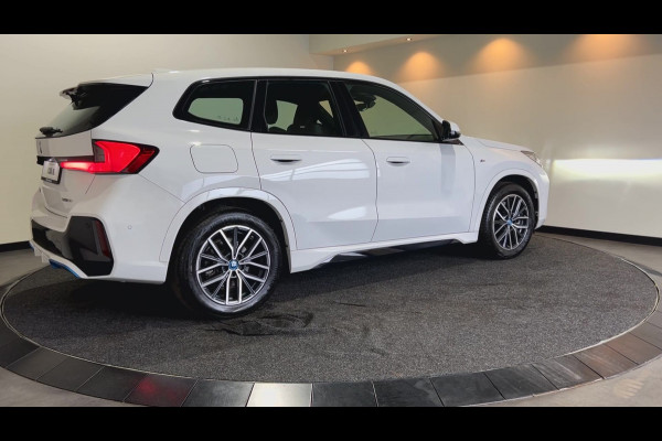 BMW iX1 xDrive30 67 kWh M-Sport SOH 98,3% | Sportstoelen | Premiumpakket |