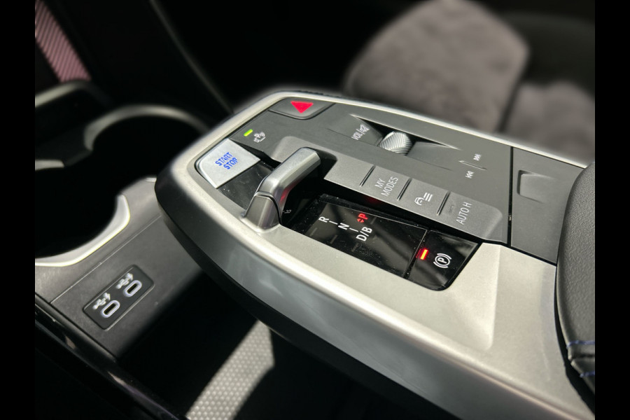 BMW iX1 xDrive30 67 kWh M-Sport SOH 98,3% | Sportstoelen | Premiumpakket |