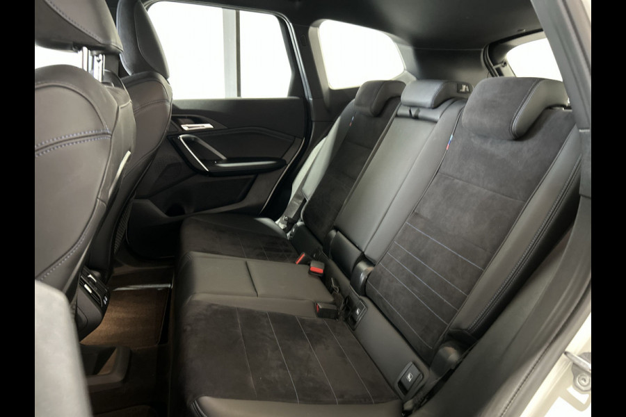 BMW iX1 xDrive30 67 kWh M-Sport SOH 98,3% | Sportstoelen | Premiumpakket |