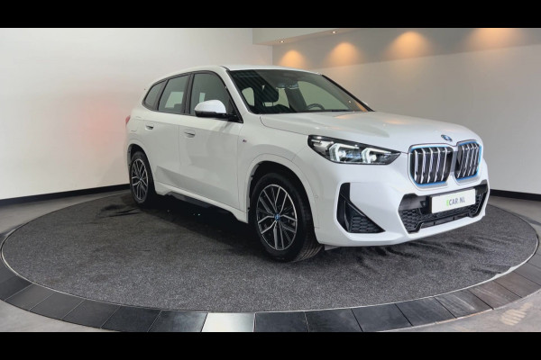 BMW iX1 xDrive30 67 kWh M-Sport SOH 98,3% | Sportstoelen | Premiumpakket |
