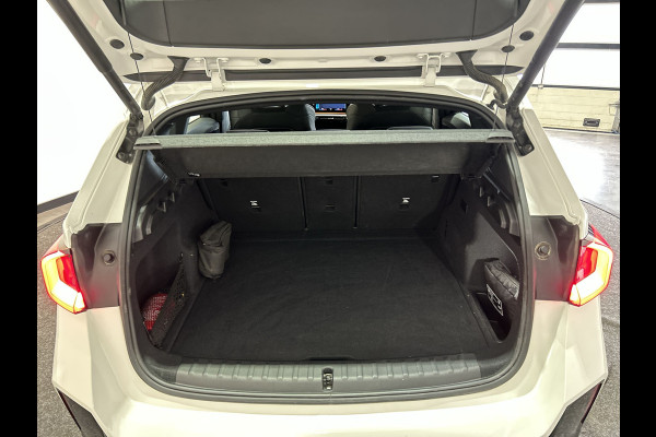 BMW iX1 xDrive30 67 kWh M-Sport SOH 98,3% | Sportstoelen | Premiumpakket |