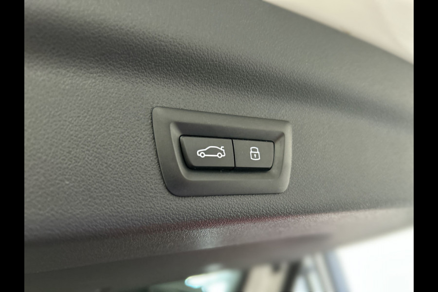 BMW iX1 xDrive30 67 kWh M-Sport SOH 98,3% | Sportstoelen | Premiumpakket |