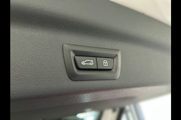 BMW iX1 xDrive30 67 kWh M-Sport SOH 98,3% | Sportstoelen | Premiumpakket |