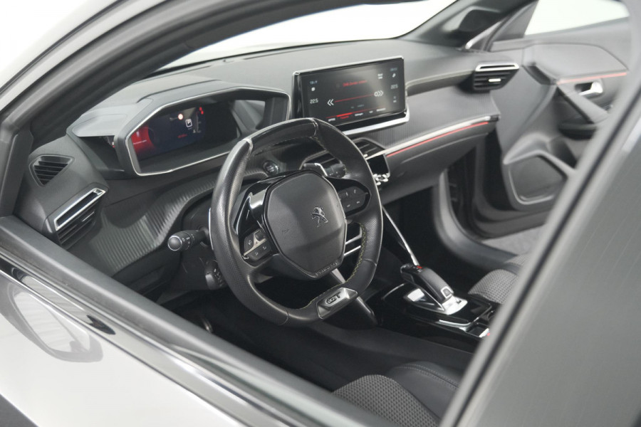 Peugeot 208 PureTech 100 EAT8 GT | Camera | Dodehoekdetectie | Navigatie | Apple Carplay