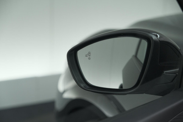 Peugeot 208 PureTech 100 EAT8 GT | Camera | Dodehoekdetectie | Navigatie | Apple Carplay