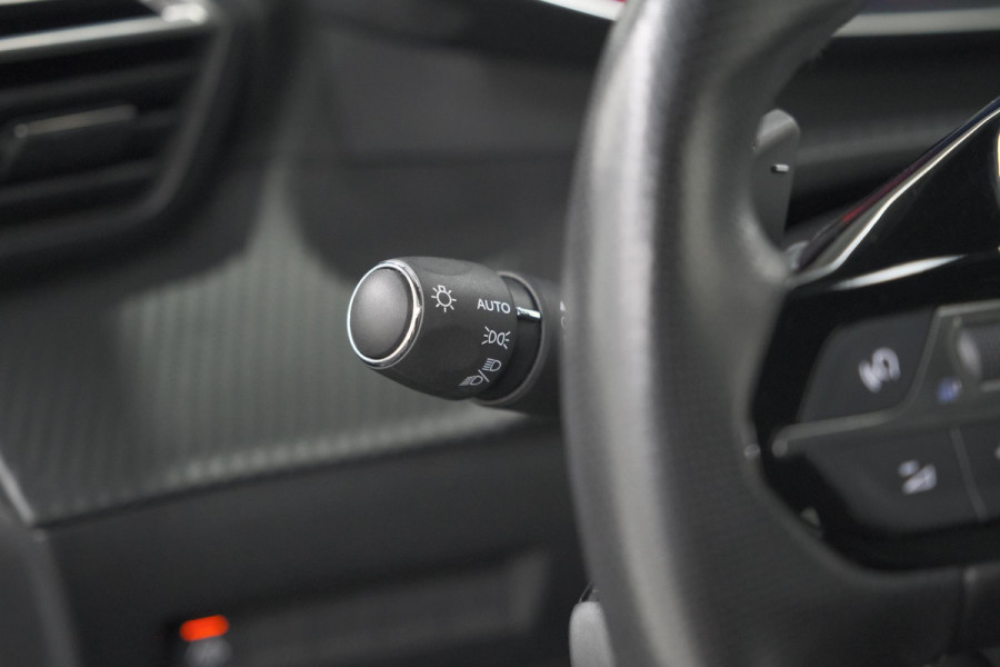 Peugeot 208 PureTech 100 EAT8 GT | Camera | Dodehoekdetectie | Navigatie | Apple Carplay