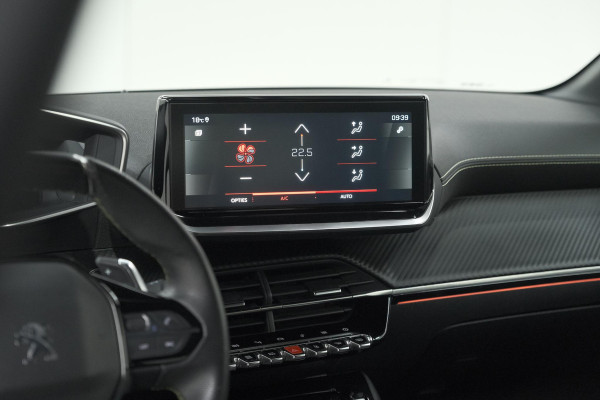 Peugeot 208 PureTech 100 EAT8 GT | Camera | Dodehoekdetectie | Navigatie | Apple Carplay