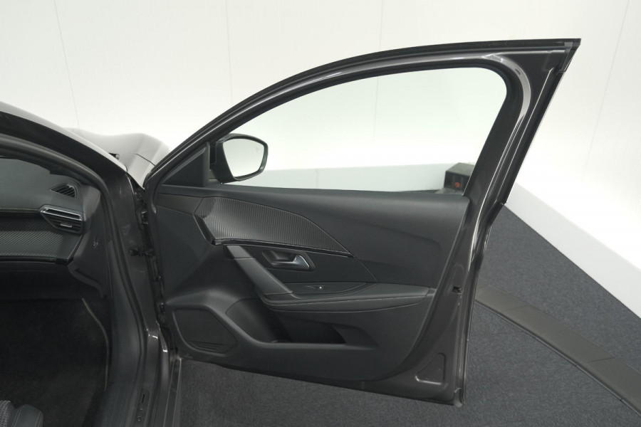 Peugeot 208 PureTech 100 EAT8 GT | Camera | Dodehoekdetectie | Navigatie | Apple Carplay