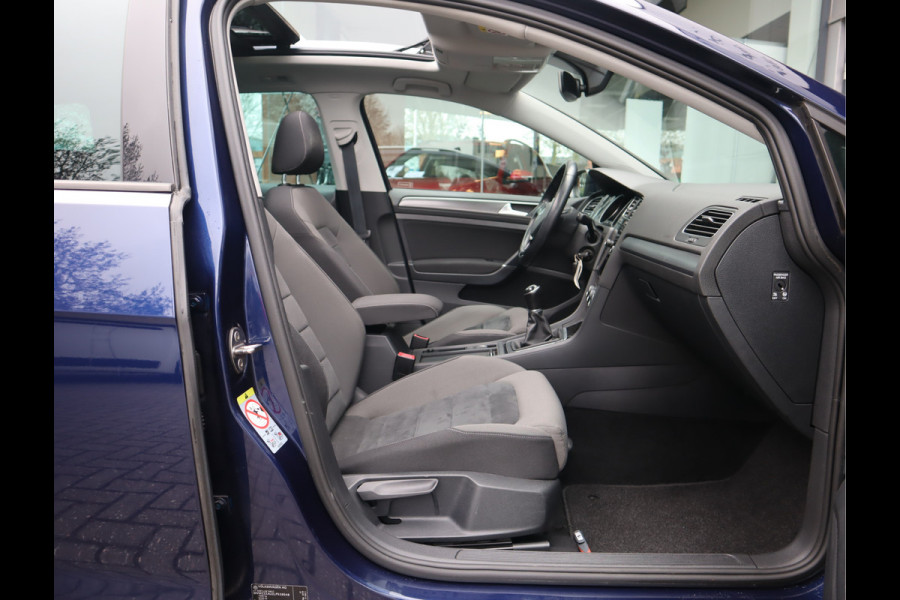 Volkswagen Golf Variant 1.5 TSI Comfortline Business Navi / Pano / ACC / Trekhaak BTW Auto