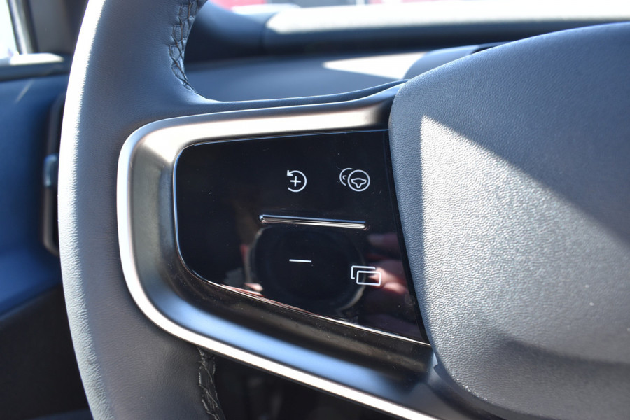 Volvo EX30 Extended Range Plus 69 kWh | Blis | Camera Achter | Elektr. Achterklep | 19'' | PDC V+A