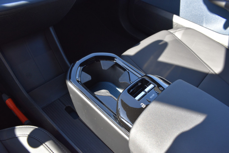 Volvo EX30 Extended Range Plus 69 kWh | Blis | Camera Achter | Elektr. Achterklep | 19'' | PDC V+A