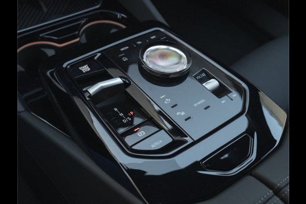 BMW 5 Serie Touring 540d xDrive M-Sport - Individual Leder - Memoryzetels - Driving Assistant