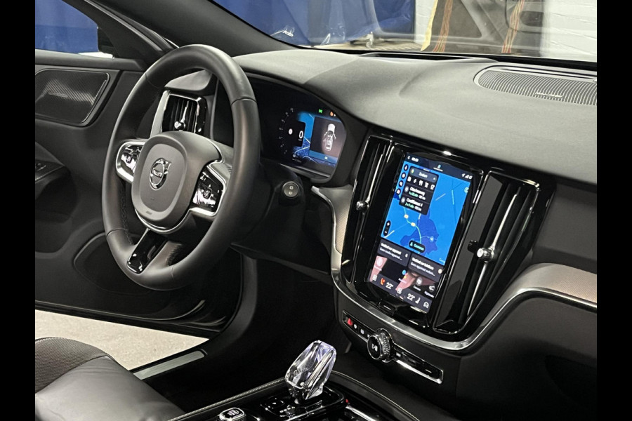 Volvo V60 2.0 T6 Plug-in hybrid AWD Plus Dark Long Range | Adapt. cruise | Open dak | Stuur-/stoelverwarming | Memory | Harman/Kardon | Head-up