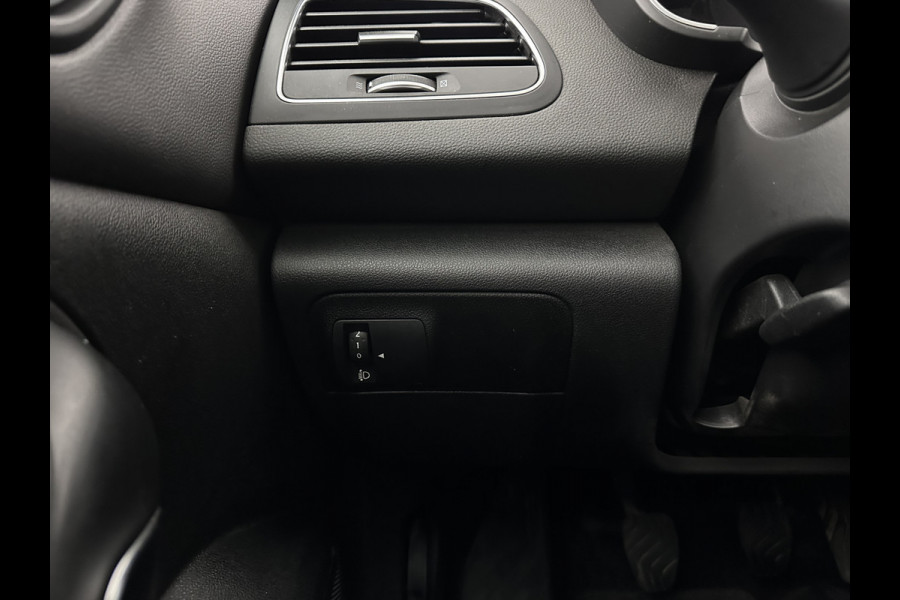 Renault Mégane Estate 1.5 Blue dCi Zen (INCL-BTW) *NAVI-FULLMAP | COMFORT-SEATS | DAB | ECC | PDC | CRUISE | TOWBAR*