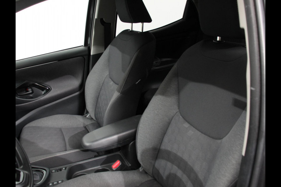 Toyota Yaris 1.5 Hybrid Dynamic Automaat | Climate control | Cruise control adaptieve | LED | Achteruitrijcamera | Keyless start | Lane assist | Navigatie | Apple Carplay/ Android Auto |
