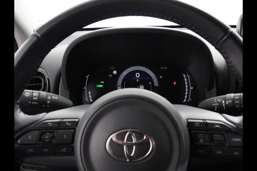 Toyota Yaris 1.5 Hybrid Dynamic Automaat | Climate control | Cruise control adaptieve | LED | Achteruitrijcamera | Keyless start | Lane assist | Navigatie | Apple Carplay/ Android Auto |