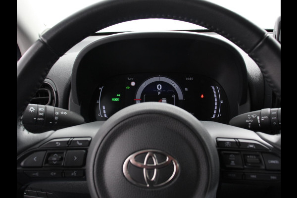 Toyota Yaris 1.5 Hybrid Dynamic Automaat | Climate control | Cruise control adaptieve | LED | Achteruitrijcamera | Keyless start | Lane assist | Navigatie | Apple Carplay/ Android Auto |
