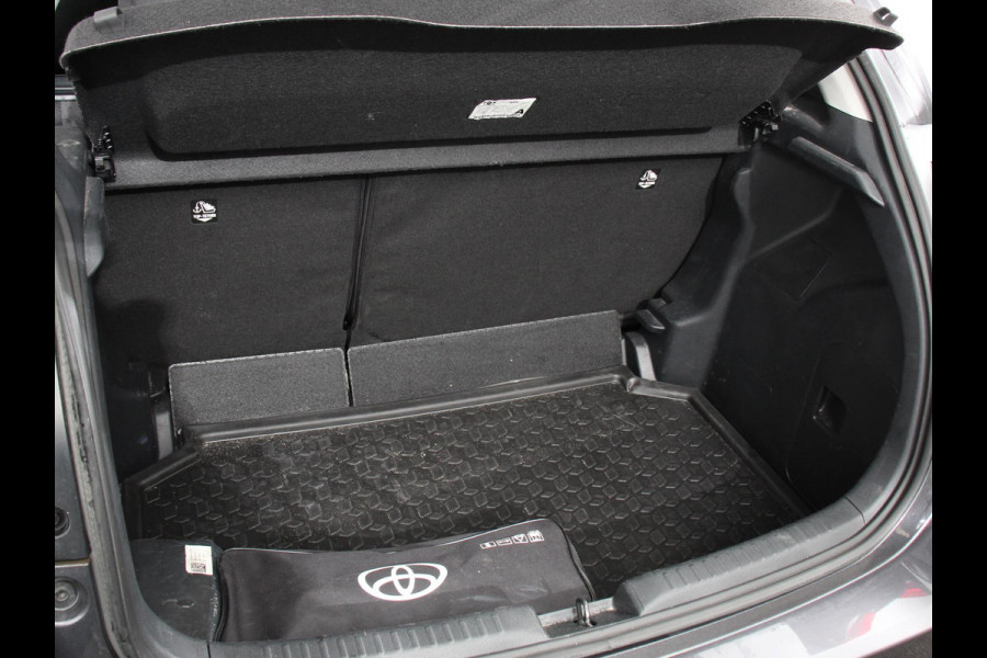 Toyota Yaris 1.5 Hybrid Dynamic Automaat | Climate control | Cruise control adaptieve | LED | Achteruitrijcamera | Keyless start | Lane assist | Navigatie | Apple Carplay/ Android Auto |