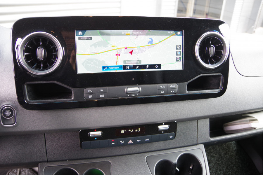 Mercedes-Benz Sprinter 319 3.0 CDI V6 L2H1 AUT. LED, 360 CAMERA, ADAPT. CRUISE, MBUX 10'', LEDER, NAVI, CLIMA, VOORRUIT VERWARMING, STOELVERWARMING