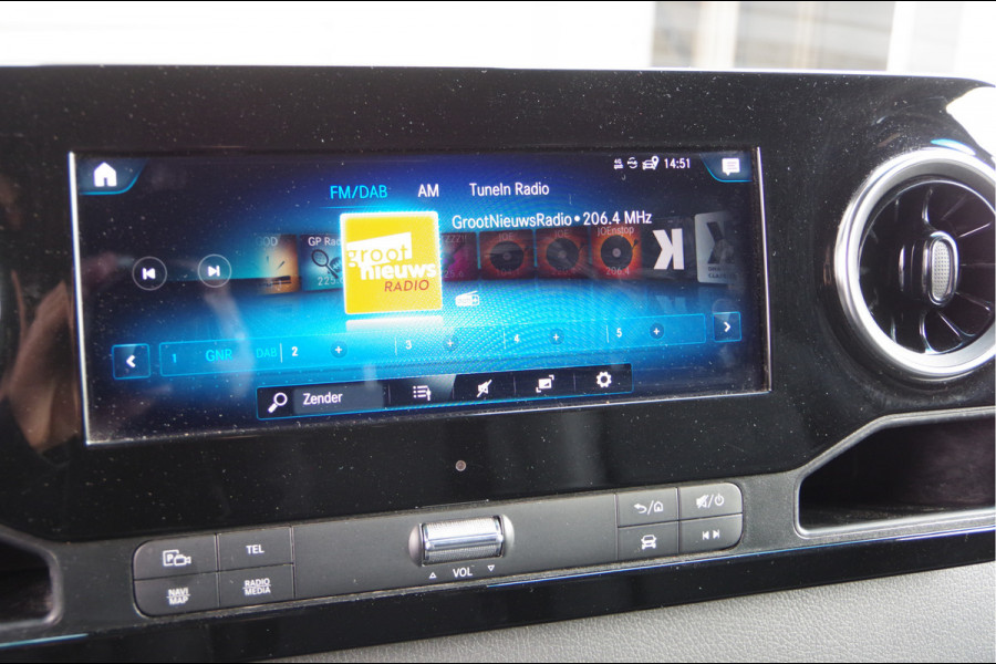 Mercedes-Benz Sprinter 319 3.0 CDI V6 L2H1 AUT. LED, 360 CAMERA, ADAPT. CRUISE, MBUX 10'', LEDER, NAVI, CLIMA, VOORRUIT VERWARMING, STOELVERWARMING