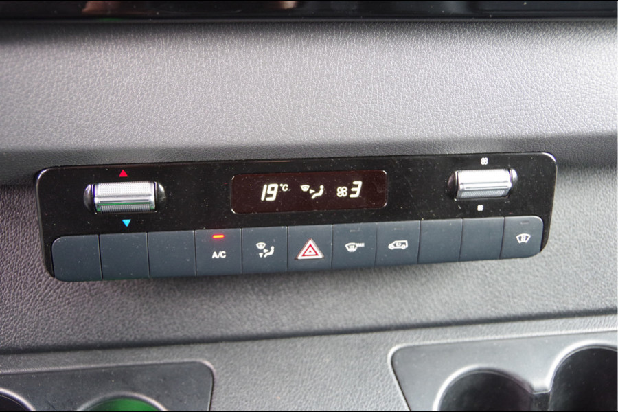 Mercedes-Benz Sprinter 319 3.0 CDI V6 L2H1 AUT. LED, 360 CAMERA, ADAPT. CRUISE, MBUX 10'', LEDER, NAVI, CLIMA, VOORRUIT VERWARMING, STOELVERWARMING