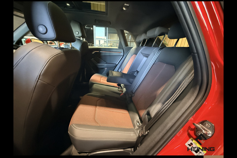 Audi Q3 45 TFSI e S edition. Pano. 2X S-Line. Apple-carplay. Blackline. 19 inch.