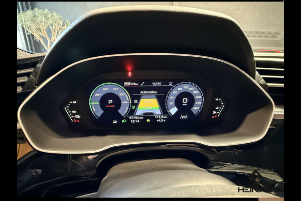 Audi Q3 45 TFSI e S edition. Pano. 2X S-Line. Apple-carplay. Blackline. 19 inch.