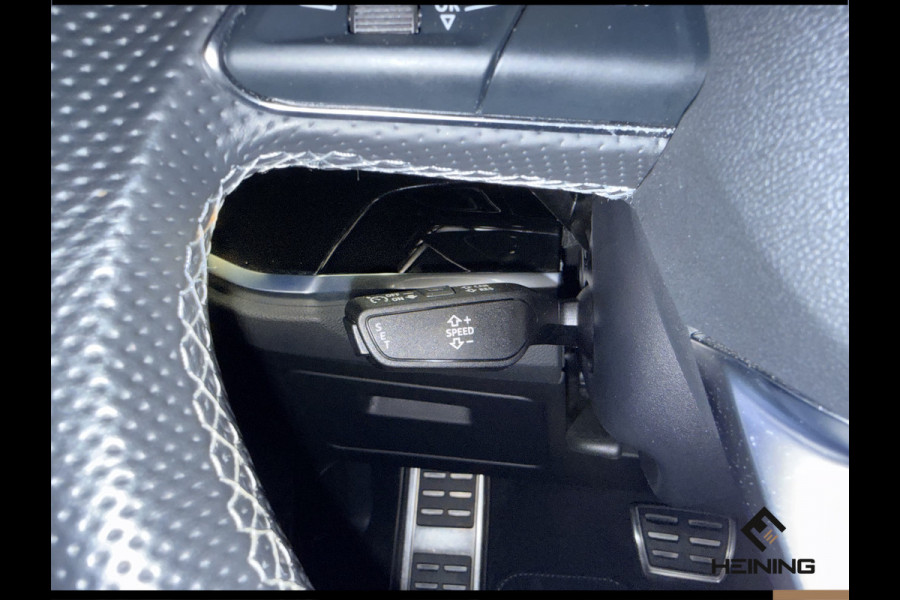 Audi Q3 45 TFSI e S edition. Pano. 2X S-Line. Apple-carplay. Blackline. 19 inch.