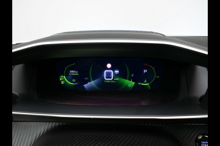 Peugeot 2008 1.2 PureTech GT Pack Sport (PANORAMADAK,APPLE CARPLAY,NAVI,CAMERA,STOELVERWARMING,GETINT,LEDER/ALCANTARA,LM VELGEN)