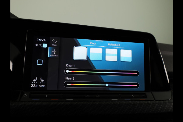 Volkswagen Golf 1.5 TSI R-Line 130 PK | LED Plus | Parkeer camera | Navigatie | Keyless entry | Stoel- en stuurverwarming |