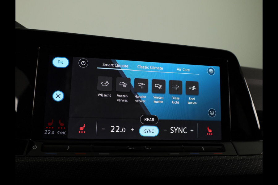 Volkswagen Golf 1.5 TSI R-Line 130 PK | LED Plus | Parkeer camera | Navigatie | Keyless entry | Stoel- en stuurverwarming |