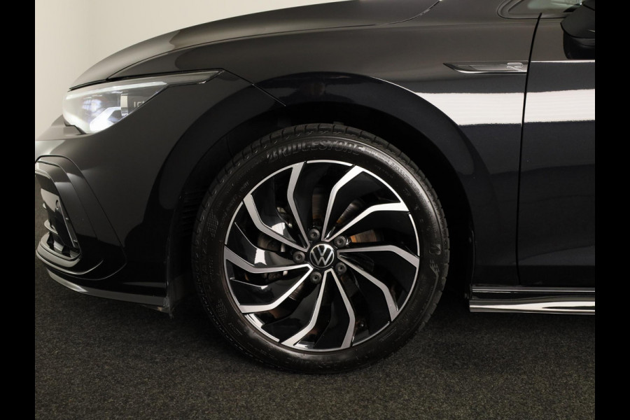 Volkswagen Golf 1.5 TSI R-Line 130 PK | LED Plus | Parkeer camera | Navigatie | Keyless entry | Stoel- en stuurverwarming |