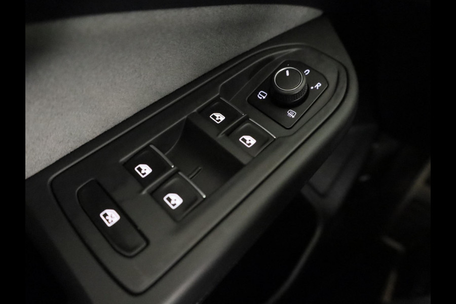 Volkswagen Golf 1.5 TSI R-Line 130 PK | LED Plus | Parkeer camera | Navigatie | Keyless entry | Stoel- en stuurverwarming |