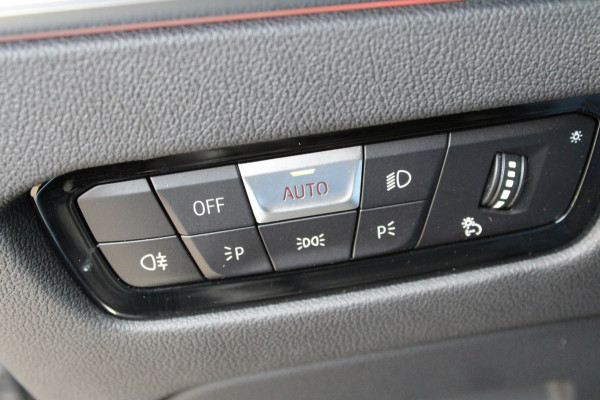 BMW 3 Serie Touring M340i xDrive High Executive