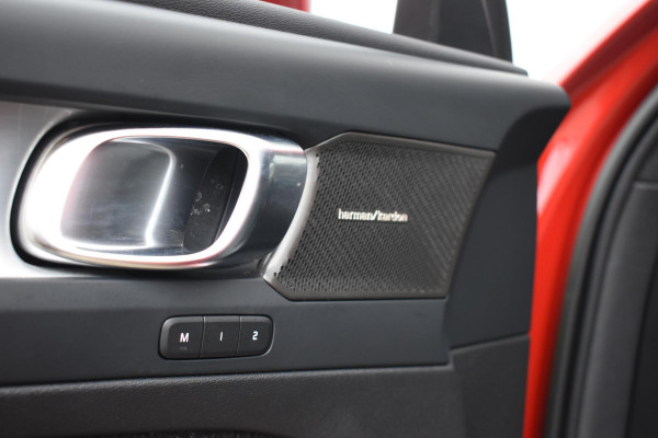 Volvo XC40 T4 211PK Automaat Plug-in hybrid Plus Bright / Navigatie / Cruise control / Harman Kardon / Stuur- & Stoelverwarming / Elektrische achterklep / Achteruitrijcamera / Elektrische stoelverst. met geheugen / Extra getint glas