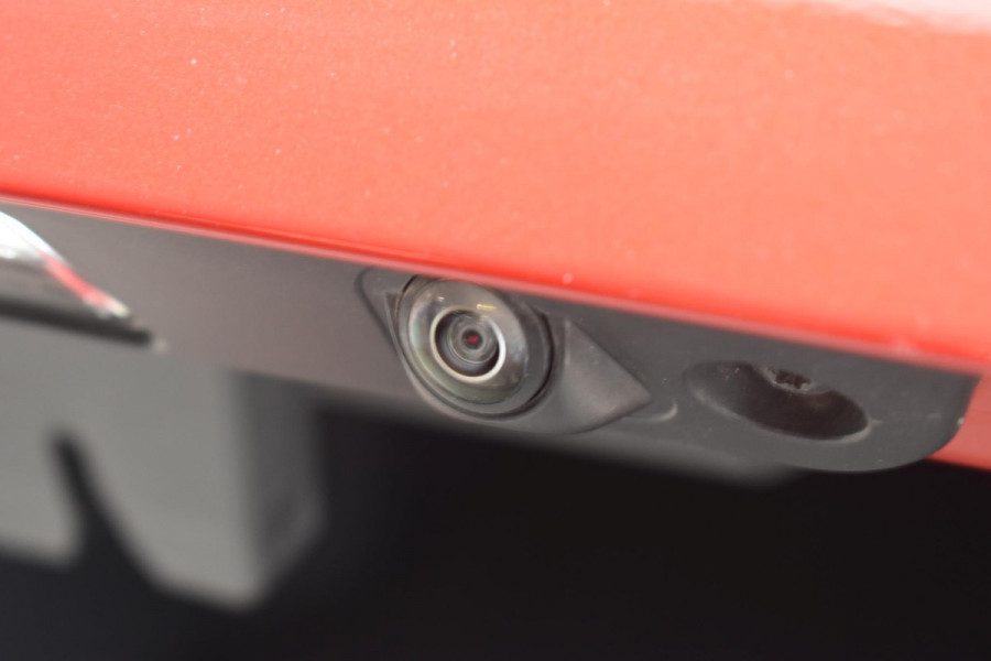 Volvo XC40 T4 211PK Automaat Plug-in hybrid Plus Bright / Navigatie / Cruise control / Harman Kardon / Stuur- & Stoelverwarming / Elektrische achterklep / Achteruitrijcamera / Elektrische stoelverst. met geheugen / Extra getint glas