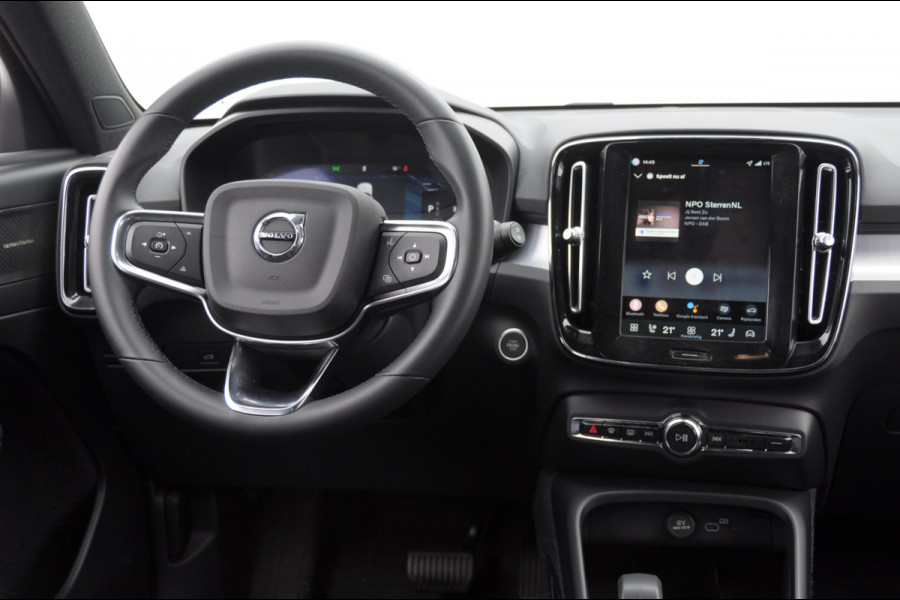 Volvo XC40 B4 211PK Automaat Plus Dark / Adaptive cruise control / Elektrische stoelen / Harman Kardon audio / Pilot assist / BLIS / Stoel en stuur verwarming / Elektrische achterklep / Parkeersensoren met camera / Google infotainment