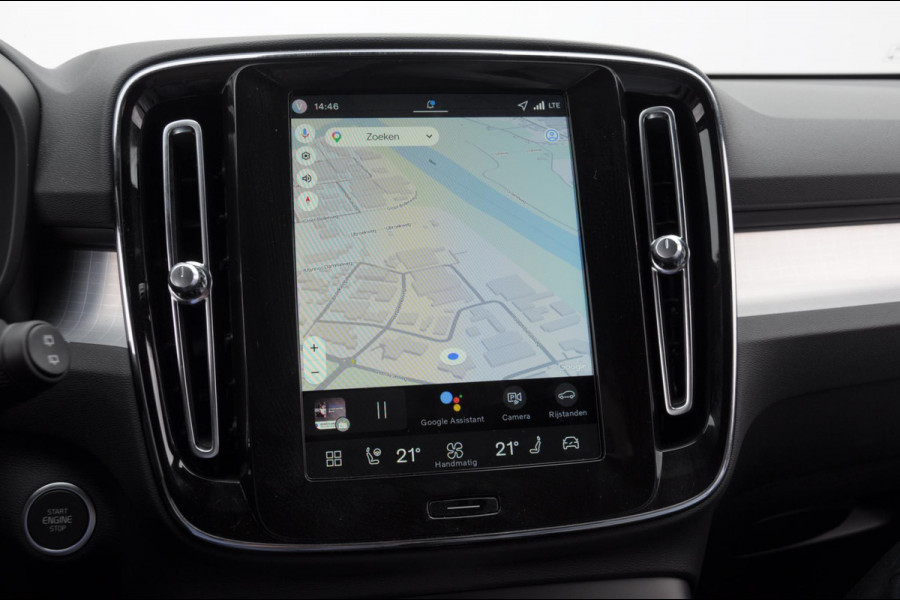 Volvo XC40 B4 211PK Automaat Plus Dark / Adaptive cruise control / Elektrische stoelen / Harman Kardon audio / Pilot assist / BLIS / Stoel en stuur verwarming / Elektrische achterklep / Parkeersensoren met camera / Google infotainment