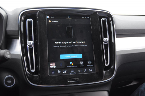 Volvo XC40 B4 211PK Automaat Plus Dark / Adaptive cruise control / Elektrische stoelen / Harman Kardon audio / Pilot assist / BLIS / Stoel en stuur verwarming / Elektrische achterklep / Parkeersensoren met camera / Google infotainment