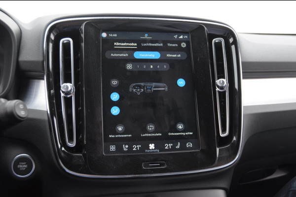 Volvo XC40 B4 211PK Automaat Plus Dark / Adaptive cruise control / Elektrische stoelen / Harman Kardon audio / Pilot assist / BLIS / Stoel en stuur verwarming / Elektrische achterklep / Parkeersensoren met camera / Google infotainment