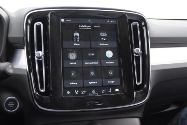 Volvo XC40 B4 211PK Automaat Plus Dark / Adaptive cruise control / Elektrische stoelen / Harman Kardon audio / Pilot assist / BLIS / Stoel en stuur verwarming / Elektrische achterklep / Parkeersensoren met camera / Google infotainment