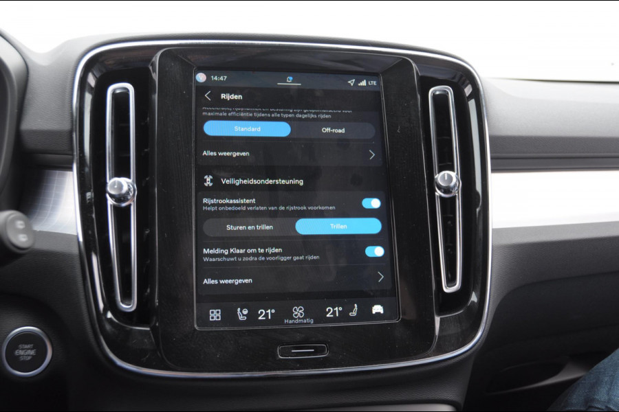 Volvo XC40 B4 211PK Automaat Plus Dark / Adaptive cruise control / Elektrische stoelen / Harman Kardon audio / Pilot assist / BLIS / Stoel en stuur verwarming / Elektrische achterklep / Parkeersensoren met camera / Google infotainment