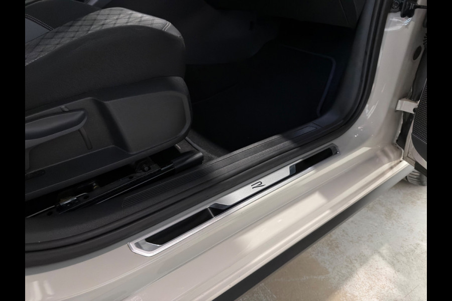 Volkswagen Polo 1.0 TSI R-Line Business | R-LINE | IQ LIGHTS | ACC | CARPLAY | CAMERA