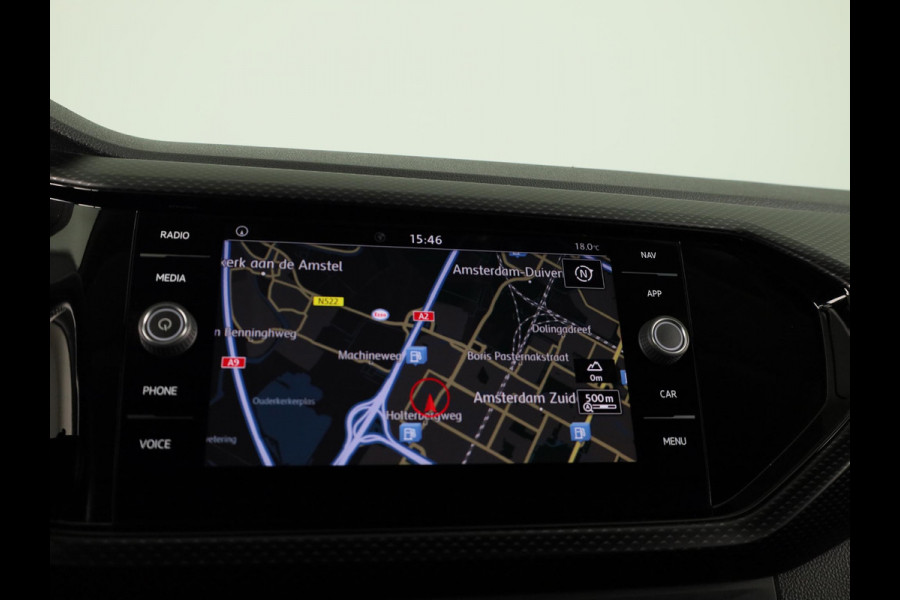 Volkswagen T-Cross 1.0 TSI Life 115 pk Automaat (DSG) | Navigatie | Trekhaak | Parkeersensoren | Achteruitrijcamera | Autom. airco | Voll. digitaal instrumentenpaneel | Stoelverwarming |