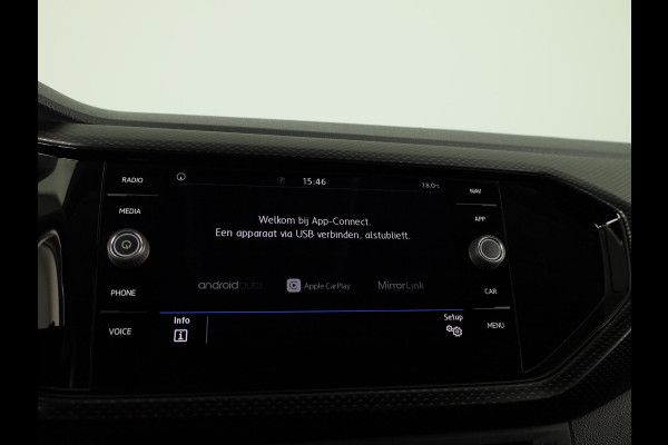 Volkswagen T-Cross 1.0 TSI Life 115 pk Automaat (DSG) | Navigatie | Trekhaak | Parkeersensoren | Achteruitrijcamera | Autom. airco | Voll. digitaal instrumentenpaneel | Stoelverwarming |
