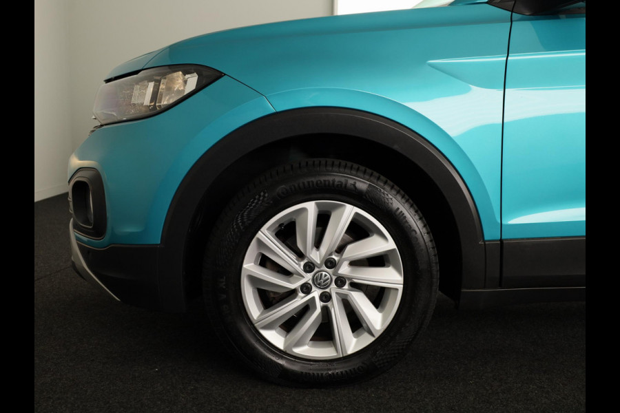 Volkswagen T-Cross 1.0 TSI Life 115 pk Automaat (DSG) | Navigatie | Trekhaak | Parkeersensoren | Achteruitrijcamera | Autom. airco | Voll. digitaal instrumentenpaneel | Stoelverwarming |