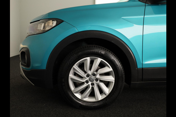 Volkswagen T-Cross 1.0 TSI Life 115 pk Automaat (DSG) | Navigatie | Trekhaak | Parkeersensoren | Achteruitrijcamera | Autom. airco | Voll. digitaal instrumentenpaneel | Stoelverwarming |